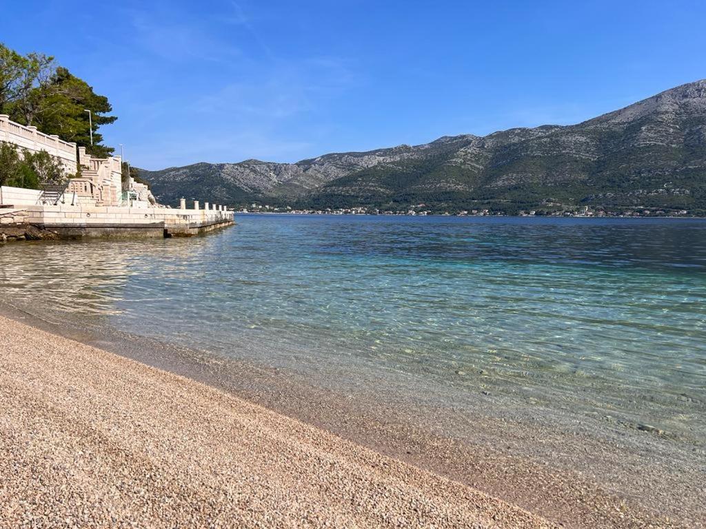 Villa Jade Apartments Front Row Sea View - Walk To Korcula Old Town Medvinjak Bagian luar foto
